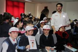 Van’da öğrencilere “yaşama yol ver” projesi anlatıldı