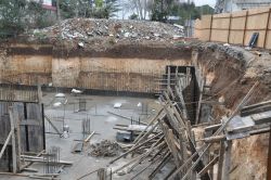 İstinat duvarı çöktü: 1 işçi yaralı