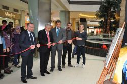 Batman’da liseliler yaşama süzülen renkler konulu resim sergisi açtı