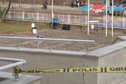 Bingöl Devlet Hastanesi önüne bırakılan şüpheli sırt çantası paniğe neden oldu