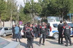 Şanlıurfa’da tamire götürülen otomobilden bomba düzeneği çıktı video