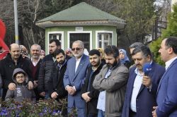 HÜDA PAR heyeti Erbakan Hoca’yı kabri başında andı foto