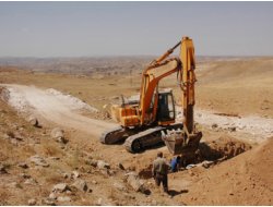 Merkez Köy Çayüstü Yolu Genişletiliyor