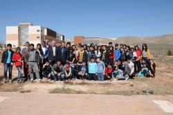 Batman'da öğrenciler Batı Raman Kampüsünde fidan dikti