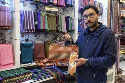 Gaziantep'te kutnu mesleğini yeni yaptığı modellerle canlandırmaya çalışıyor video