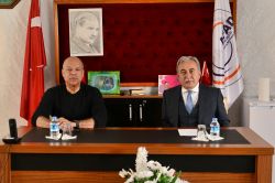 ABD Ülke Güvenliği Bakanı Jeh Johnson Adana'da