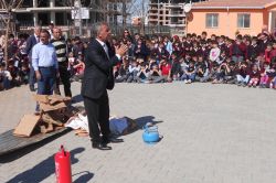 Siirt’te İlkokullarda yangın ve deprem tatbikatı