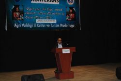 "Ahmed-i Hani Kürtçeyi meşru bir dil olarak sahaya sürmüştür"