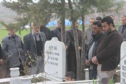 Şehid Hatip Dağ mezarı başında anıldı video foto