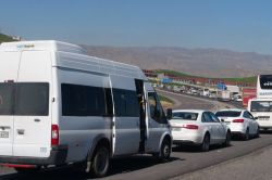 Cizre girişinde uzun araç kuyruğu