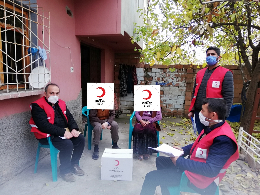 Kızılay'dan Çınar'da yetim ve engellilere yardım