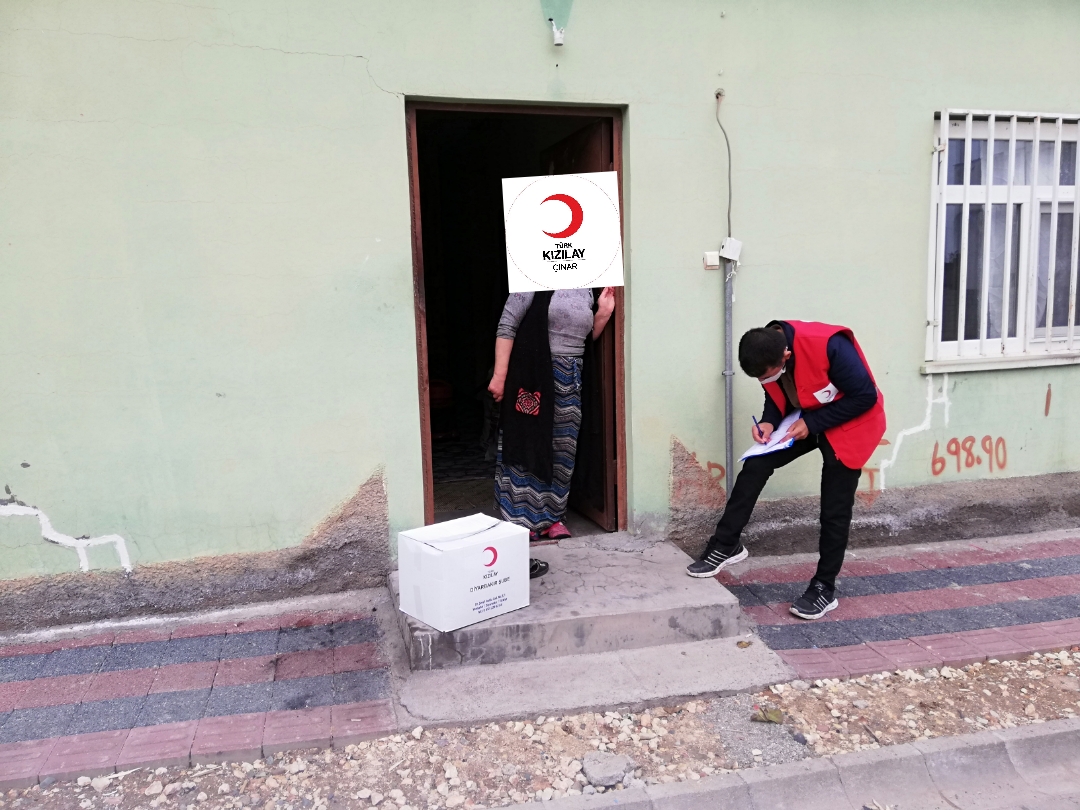 Kızılay'dan Çınar'da yetim ve engellilere yardım