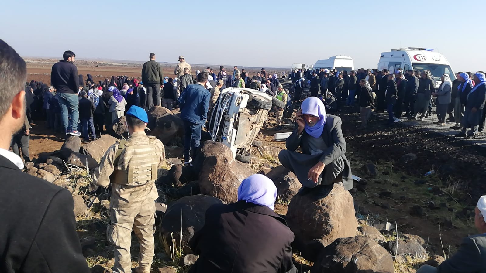 Diyarbakır Çınar Bulutçeker'de otomobil kaza yaptı 1 ölü, biri bebek 5 yaralı