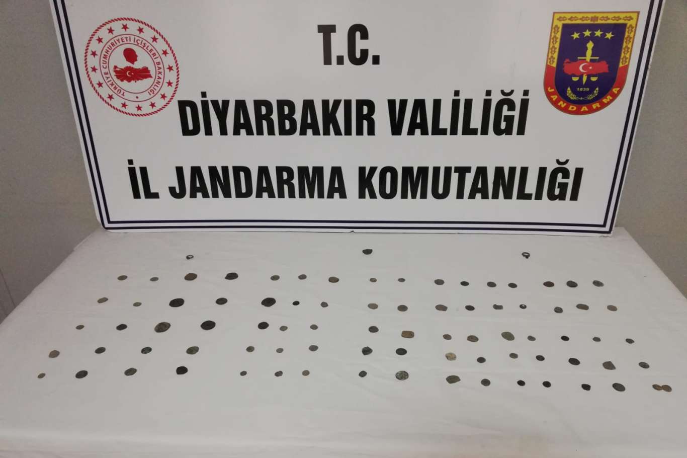 diyarbakir-da-tarihi-eser-operasyonu1642166160.jpg