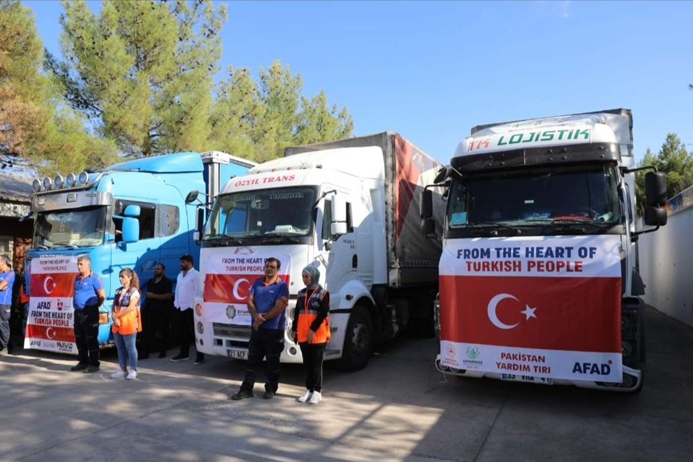 diyarbakir-dan-pakistan-a-12-tir-yardim-gonderildi1663146079.jpg