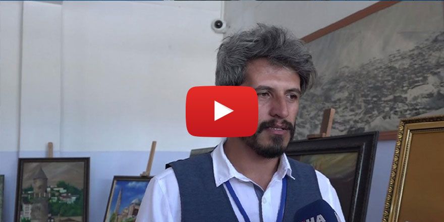 Vadideki şehir Bitlis’in tarihi yapılarını tablolara resmediyor